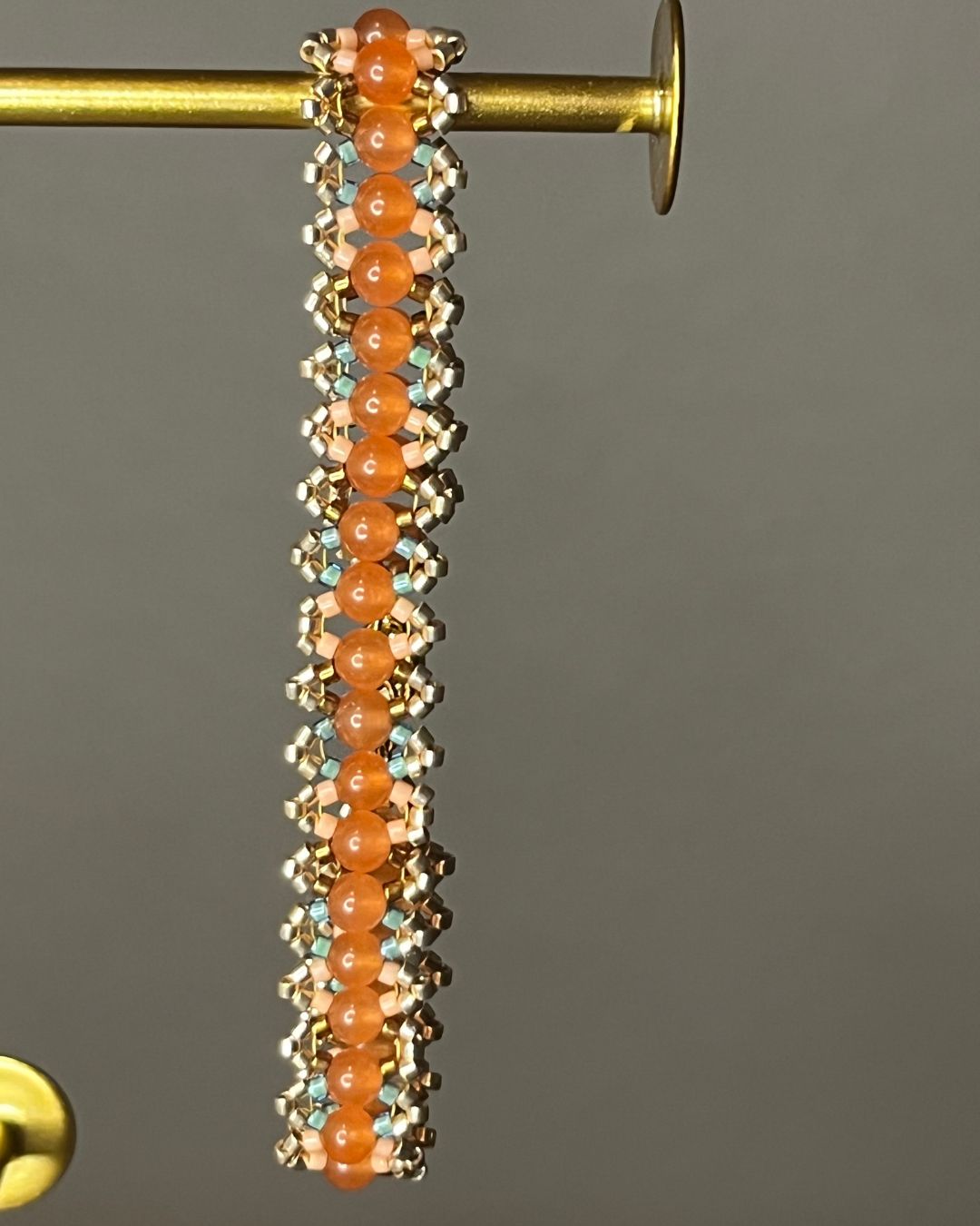 armbånd med orange jade armbånd med orange jade