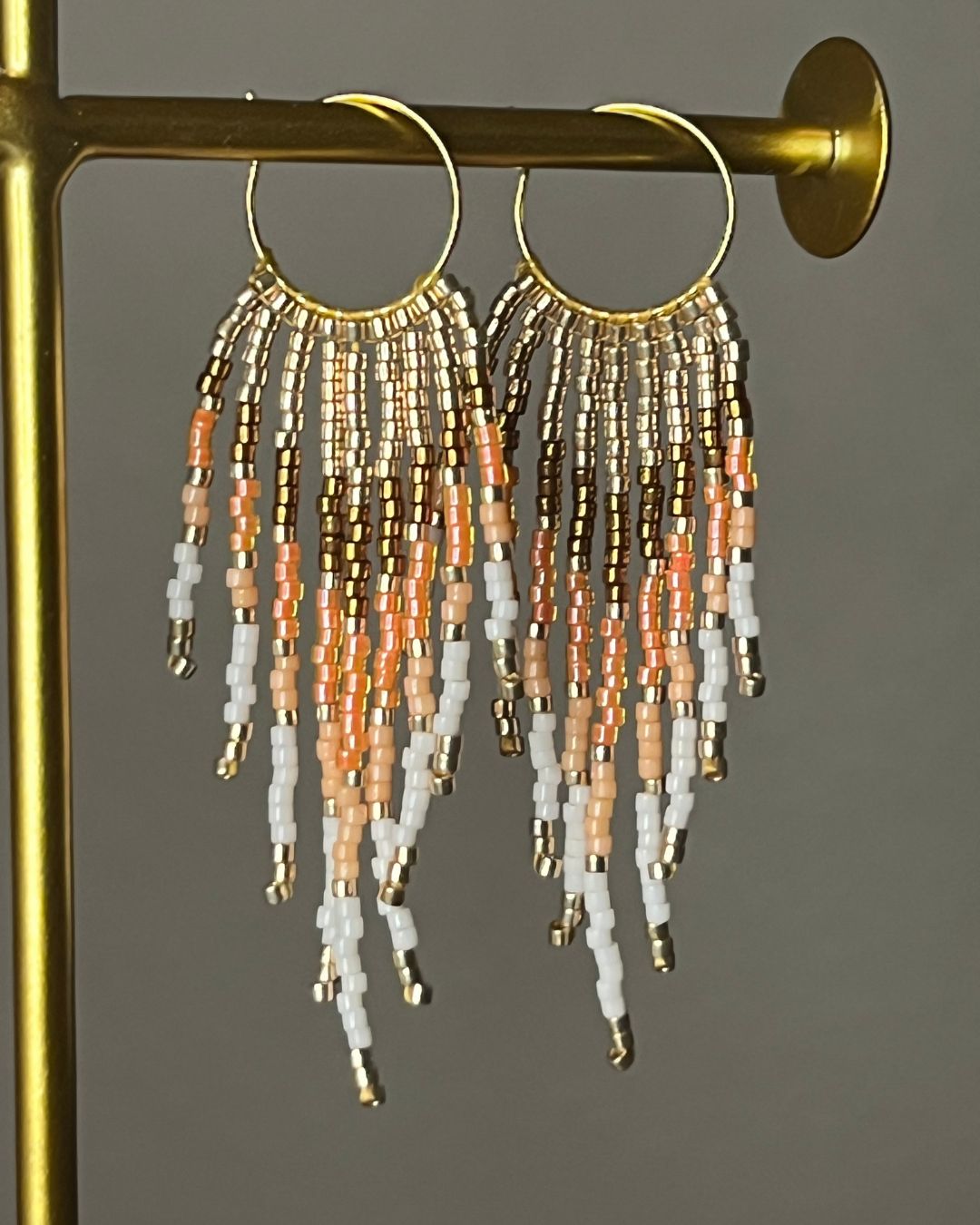 Fringe øreringe i orange, guld, kobber Fringe øreringe i orange, guld, kobber